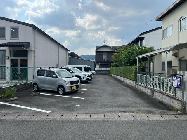 殿畑ガレージの外観・駐車場イメージ1枚目