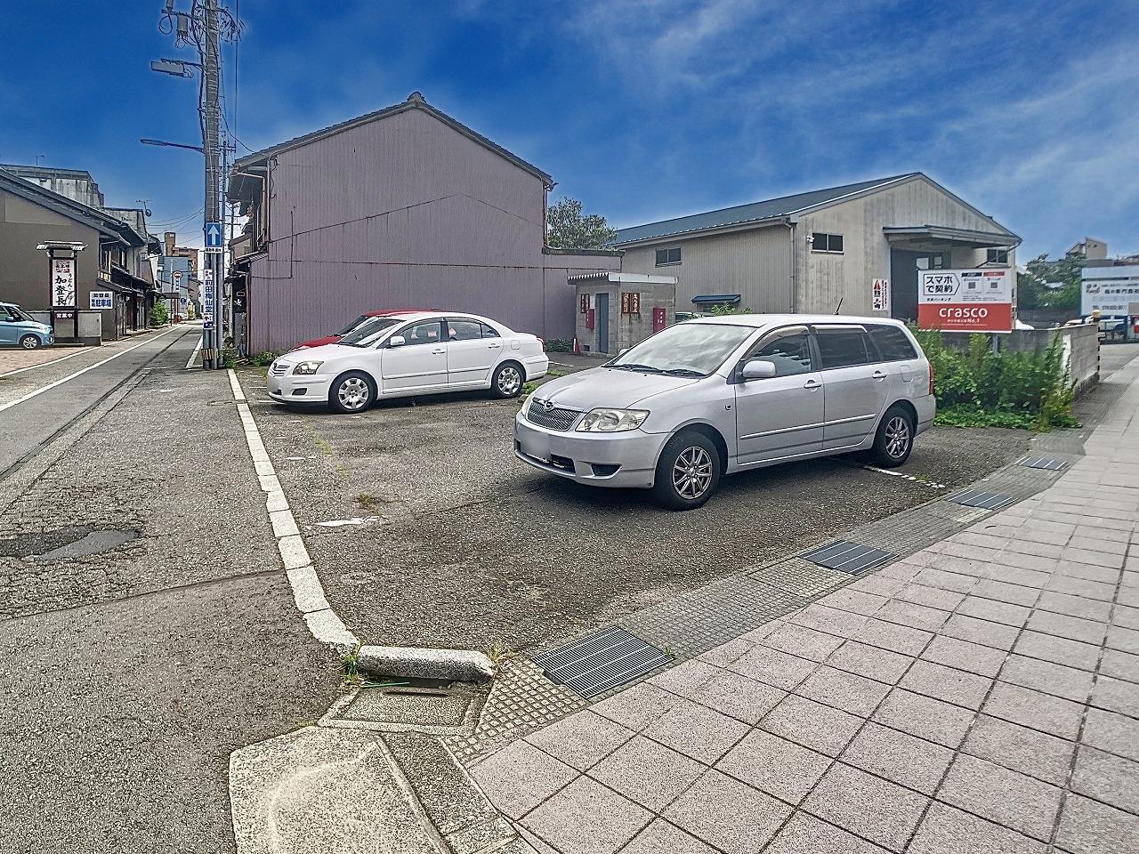 芳斉パーキングの外観・駐車場イメージ2枚目