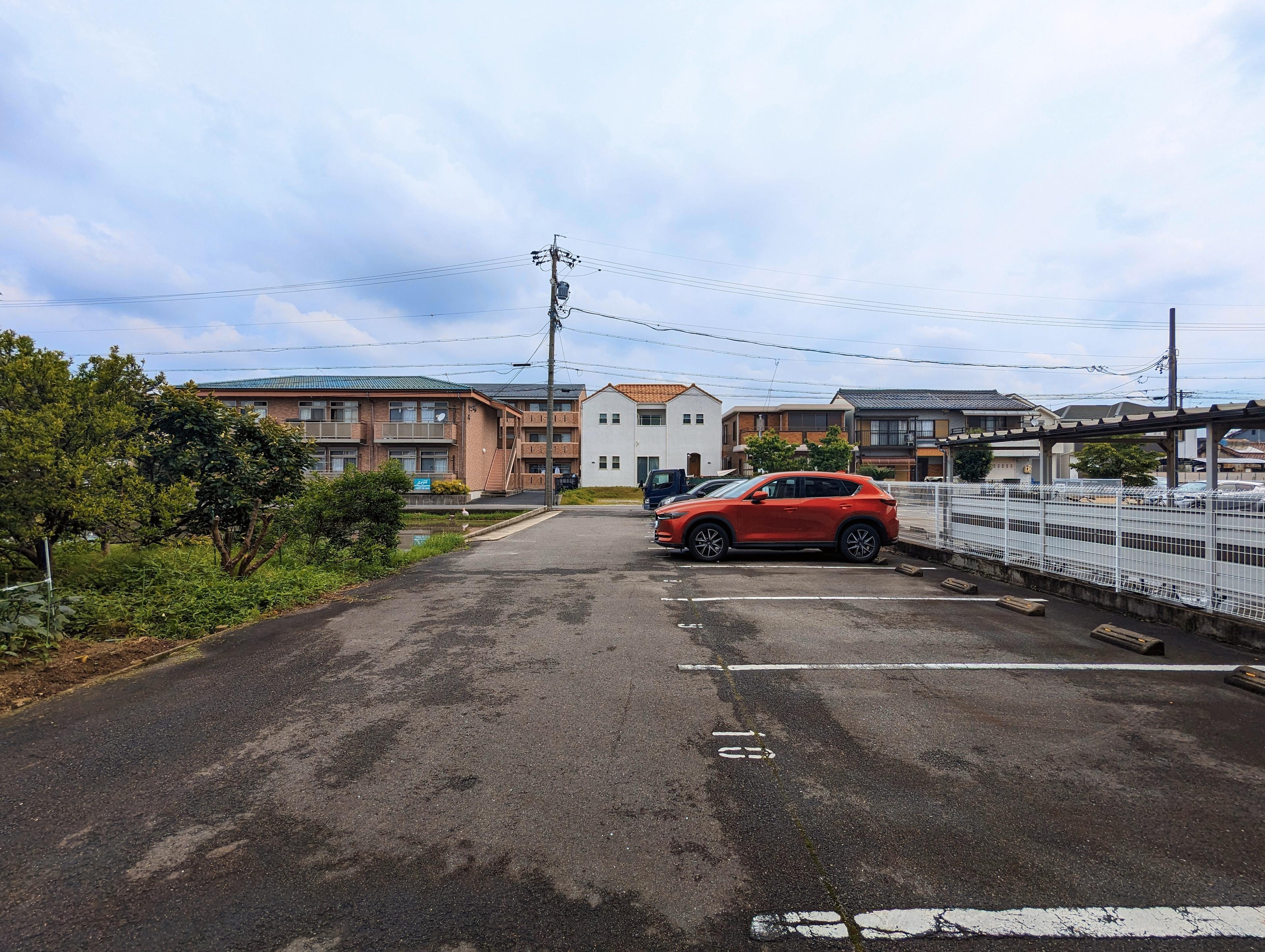 出口南駐車場の外観・駐車場イメージ2枚目