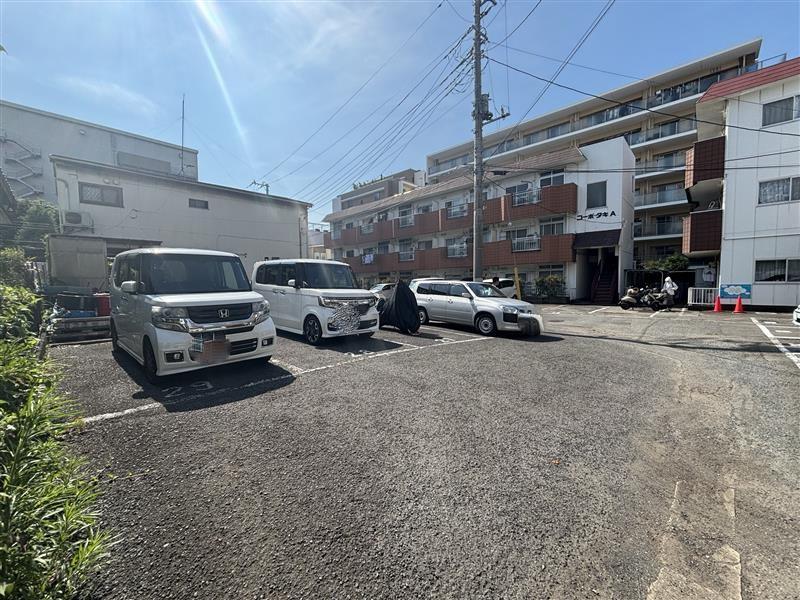 コーポ・タキ敷地内駐車場の外観・駐車場イメージ3枚目