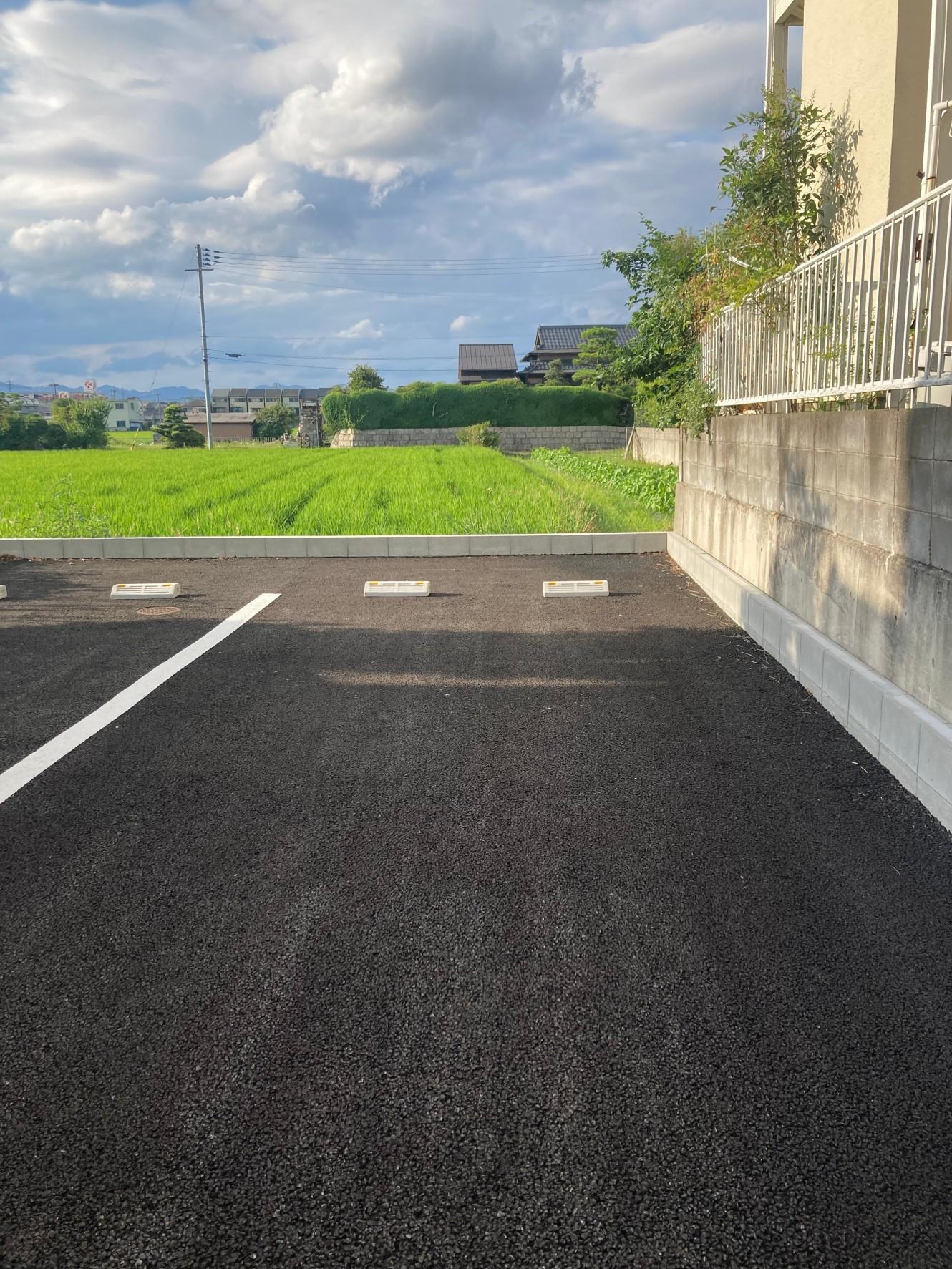 菱川町88-1ガレージの外観・駐車場イメージ2枚目