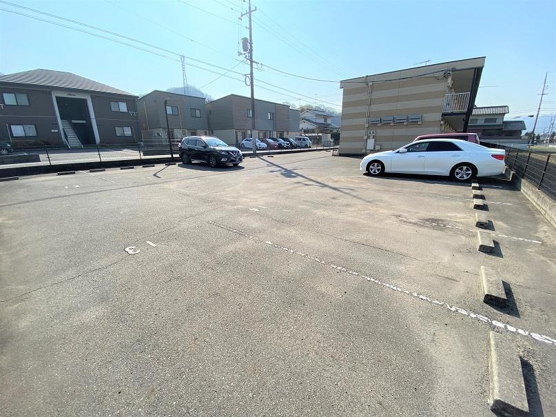 アネックス 表(32046)の外観・駐車場イメージ1枚目