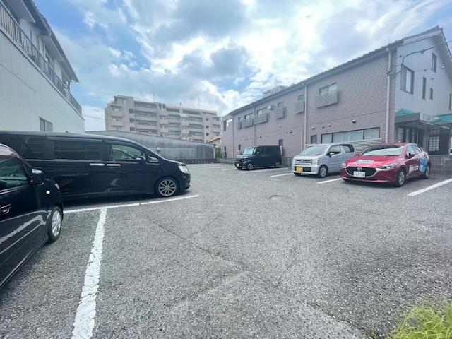 庚午土肥ガレージの外観・駐車場イメージ1枚目