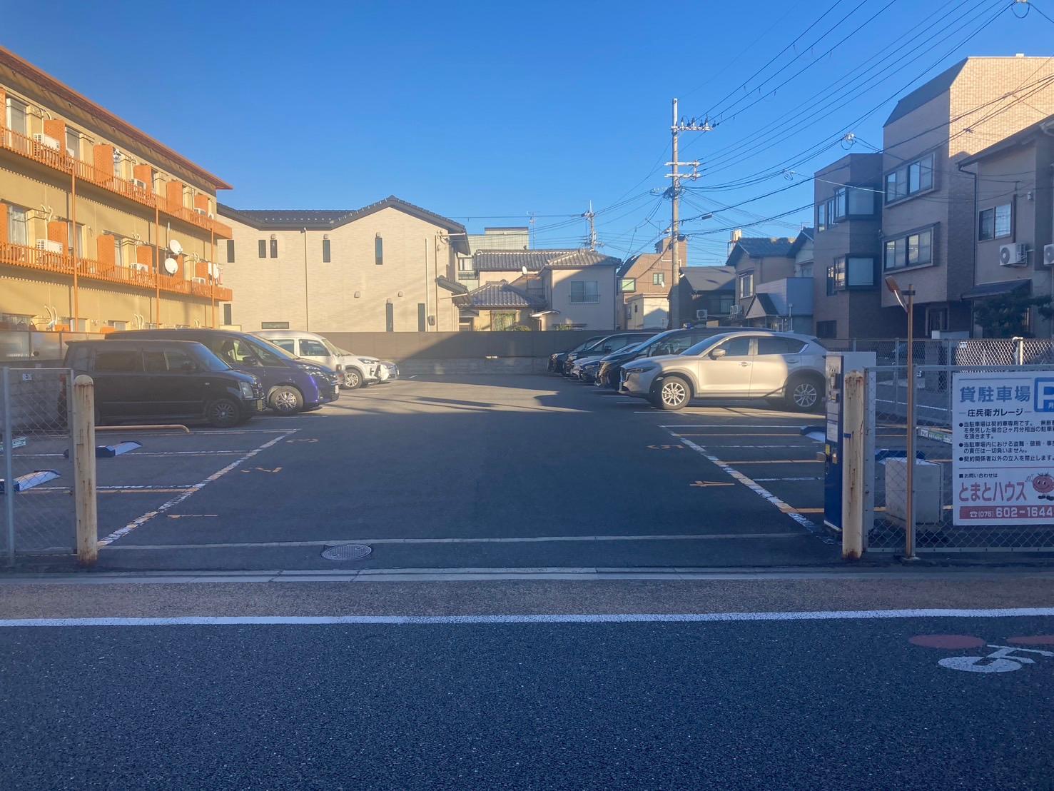 庄兵衛ガレージの外観・駐車場イメージ1枚目