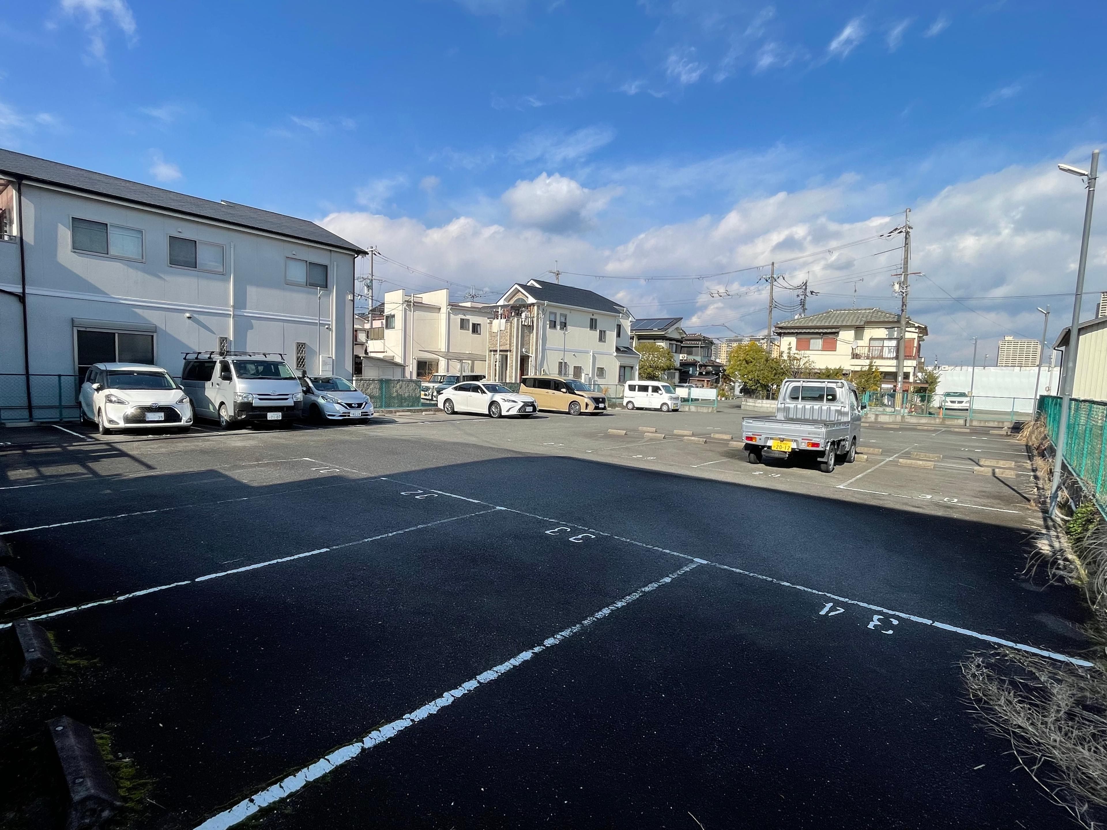 ワコーモータープールの外観・駐車場イメージ3枚目