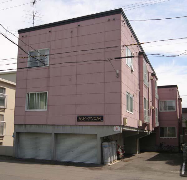 カリビアンスカイ月極駐車場の外観・駐車場イメージ1枚目