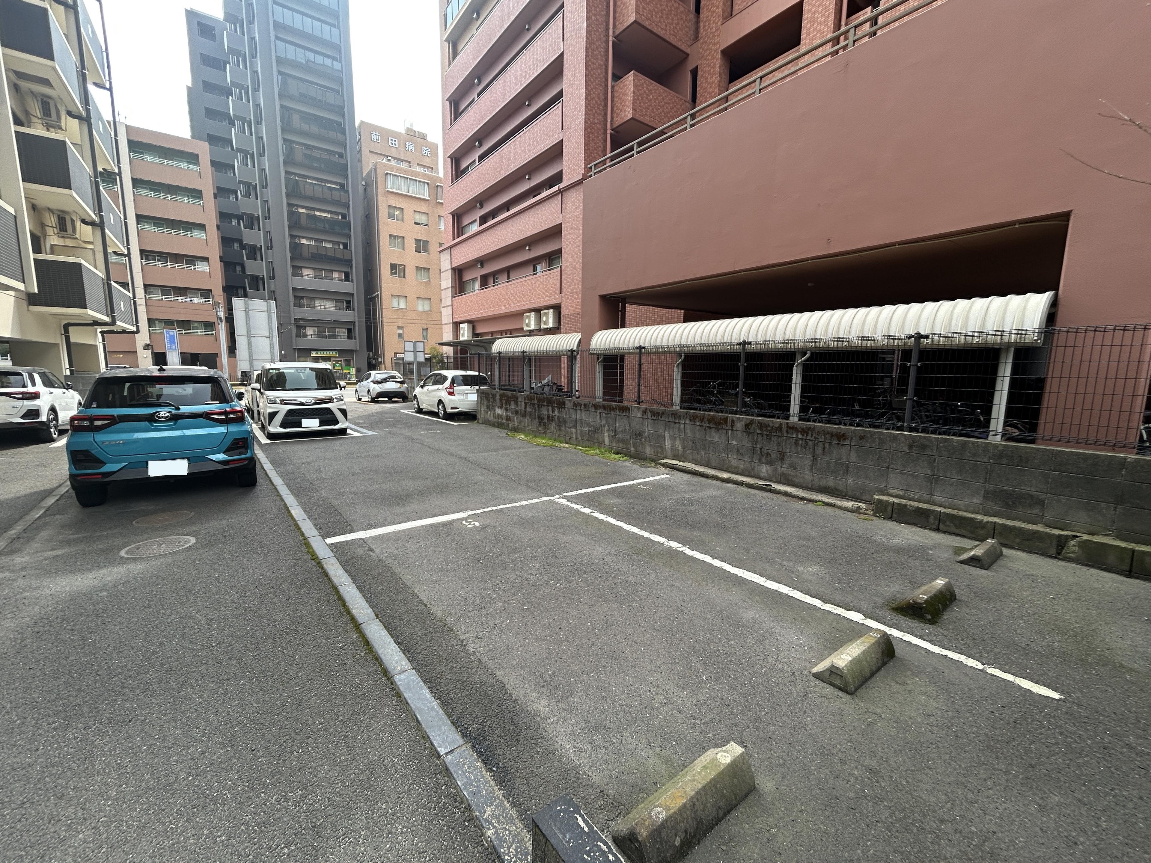 オート・スクウェアー中央町Ⅱの外観・駐車場イメージ3枚目