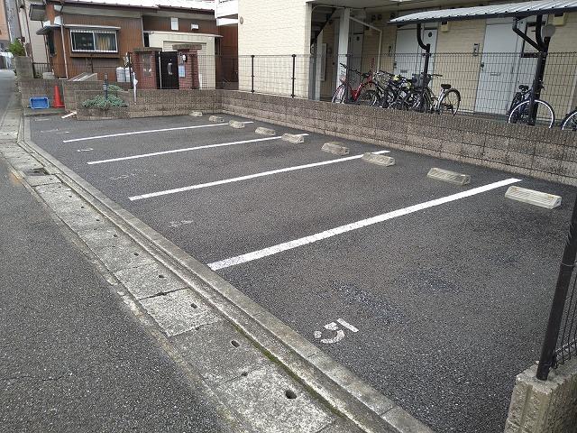 フロントコート(42057)の外観・駐車場イメージ1枚目