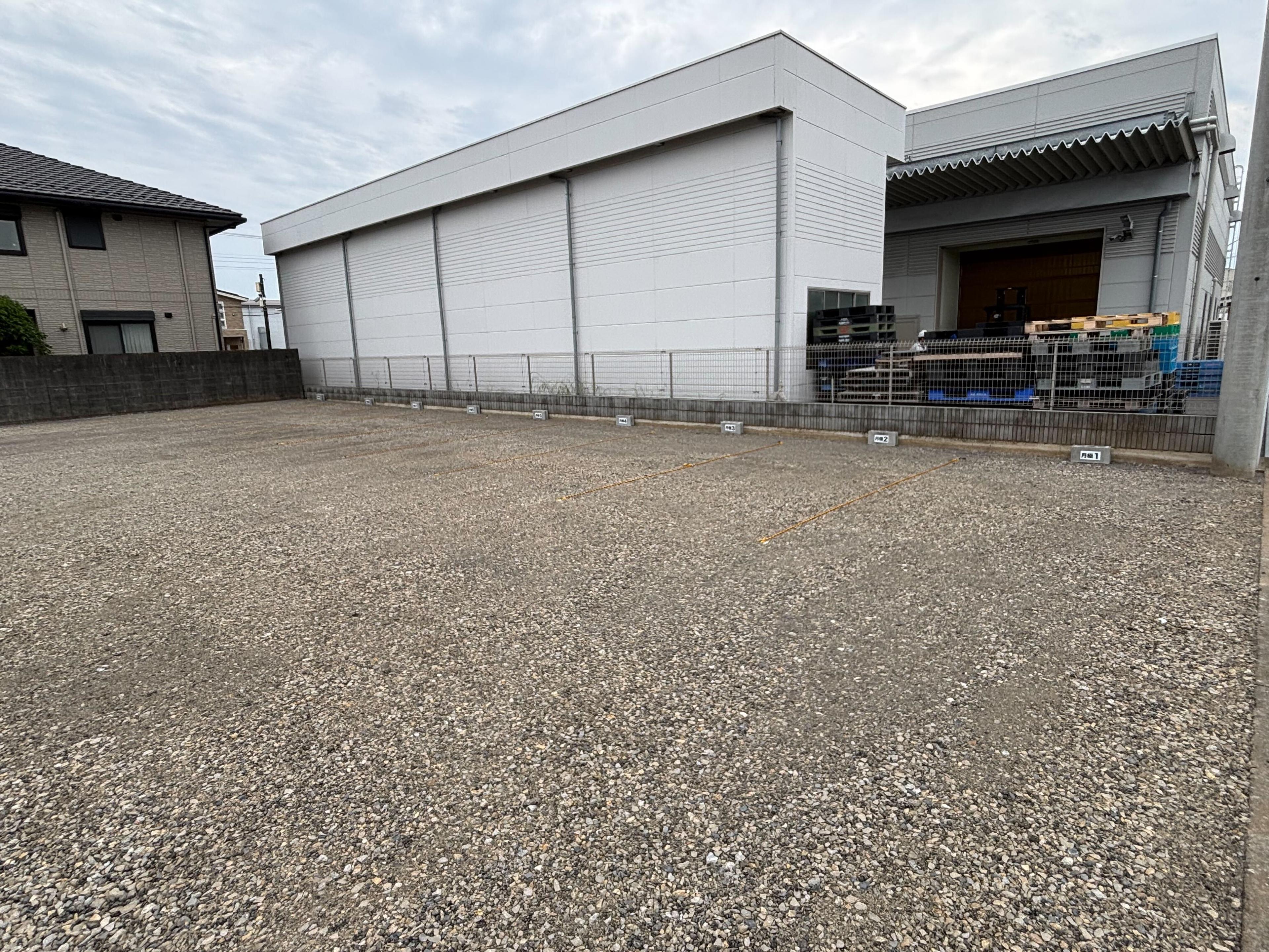 佐野富岡町月極駐車場の外観・駐車場イメージ1枚目