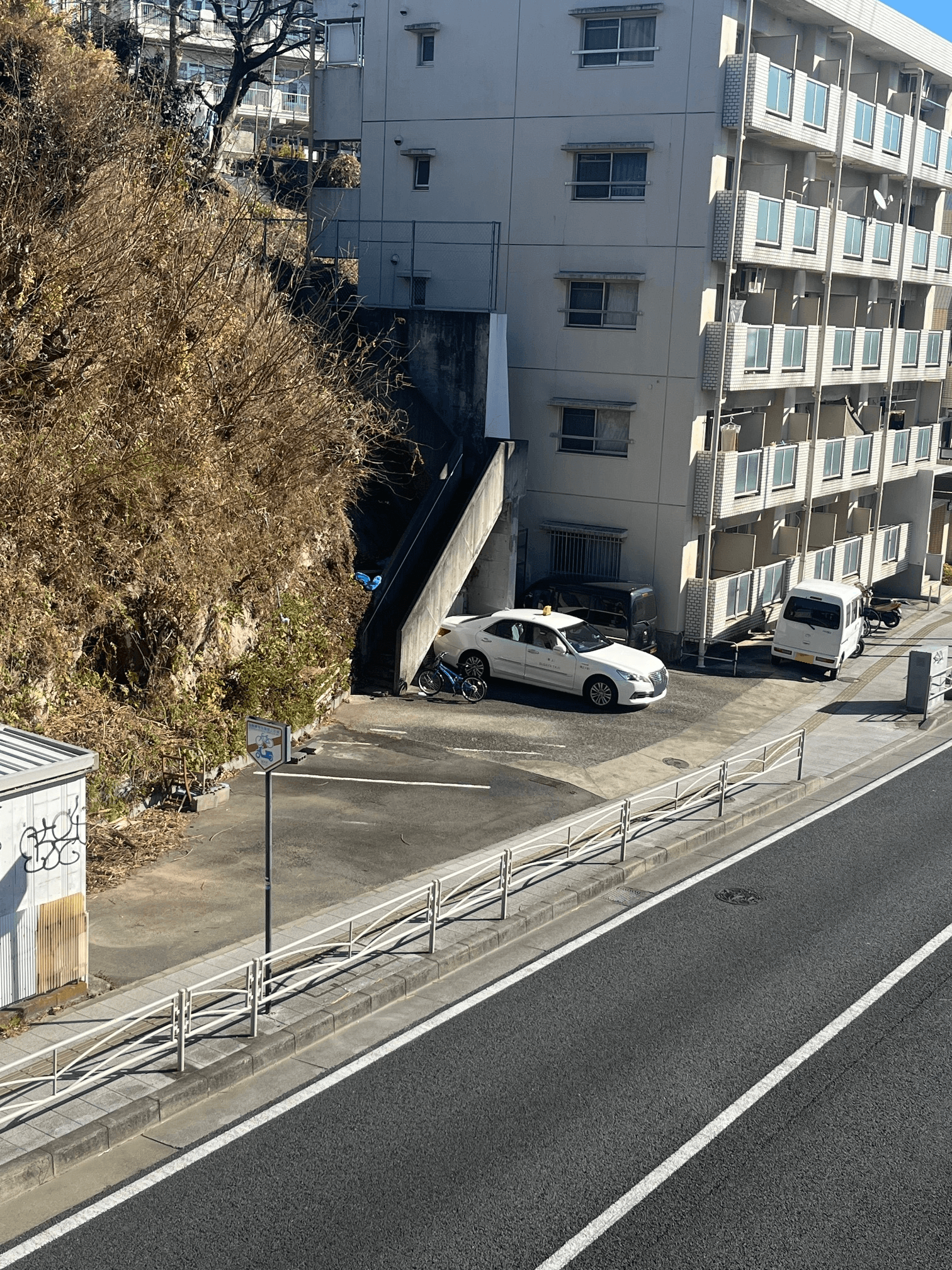 保土ヶ谷中学校下駐車場の外観・駐車場イメージ2枚目