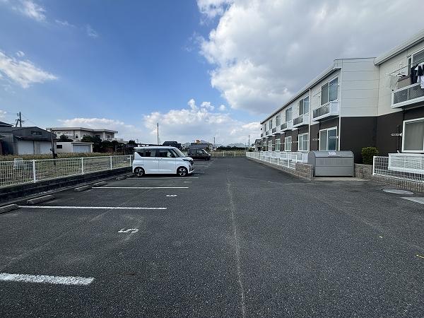 華陽(27039)の外観・駐車場イメージ1枚目