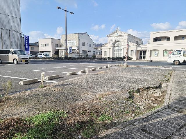 雑賀町K駐車場(縦列)の外観・駐車場イメージ3枚目