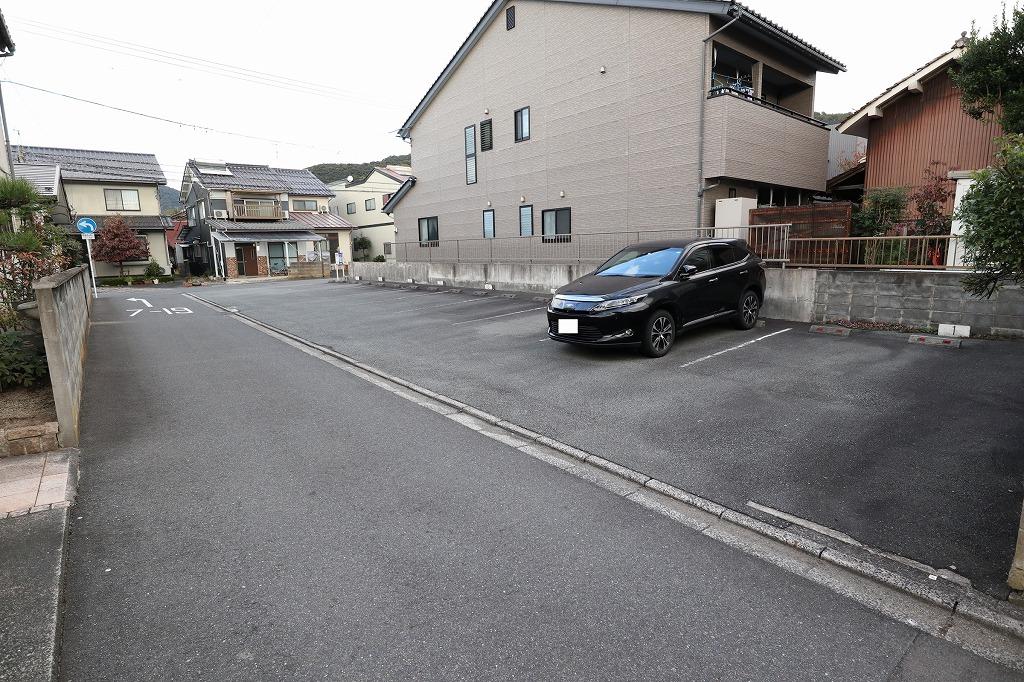 吉方町2丁目301山田駐車場の外観・駐車場イメージ2枚目