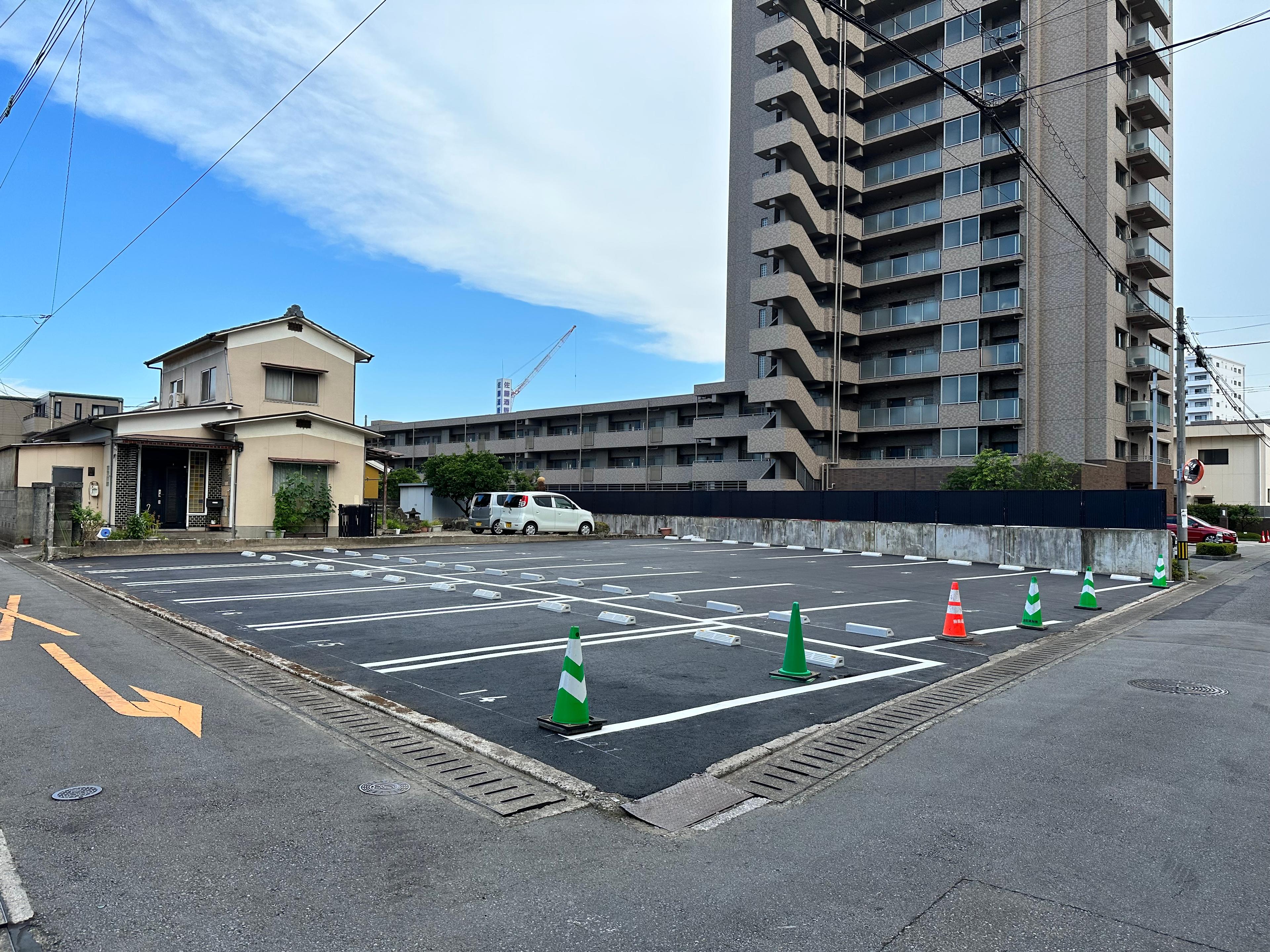舞鶴町2丁目月極駐車場の外観・駐車場イメージ1枚目