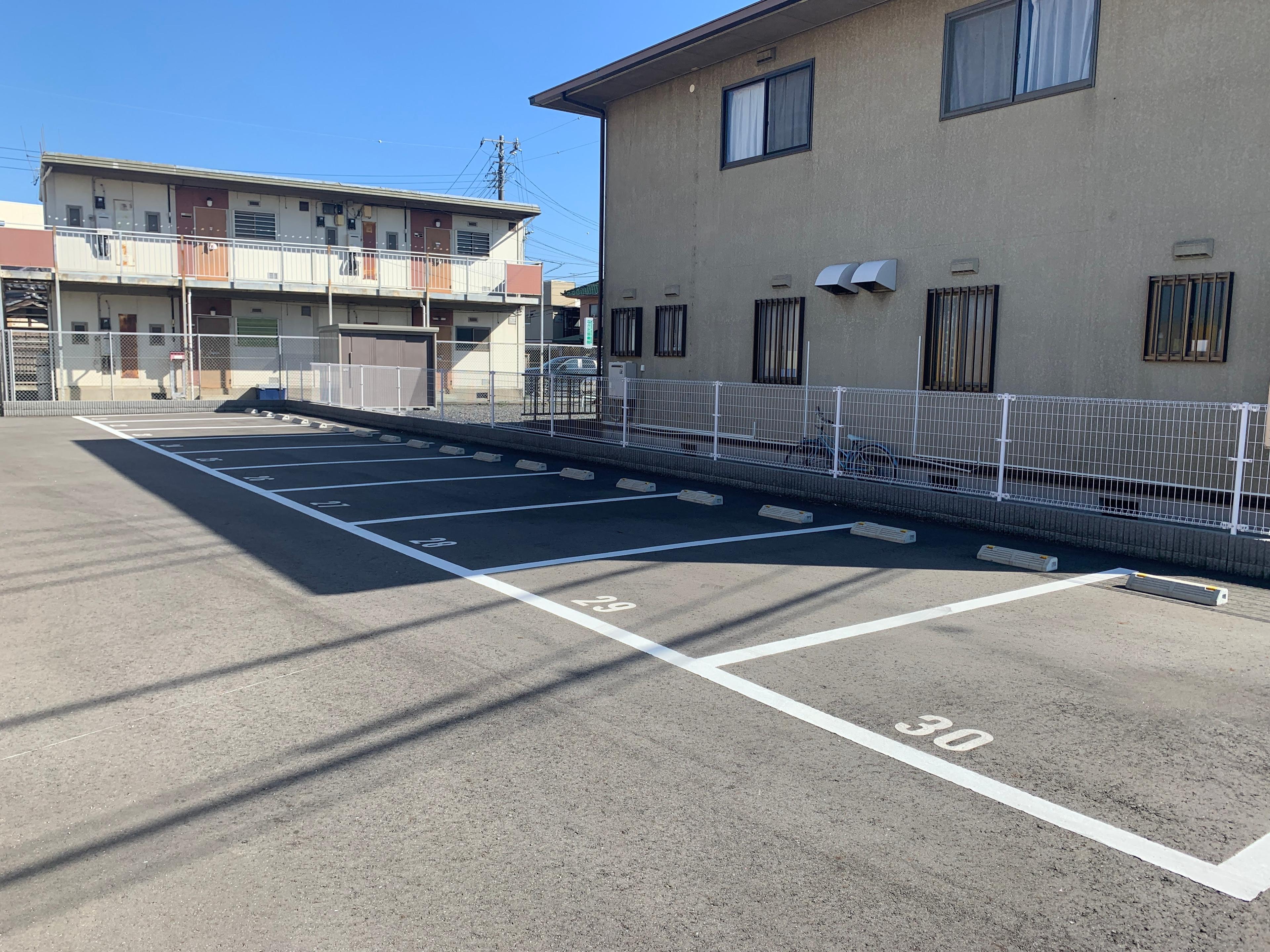 コンテナくん土浦真鍋店敷地内駐車場の外観・駐車場イメージ2枚目