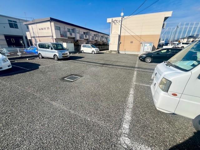 J&M(20796)の外観・駐車場イメージ1枚目