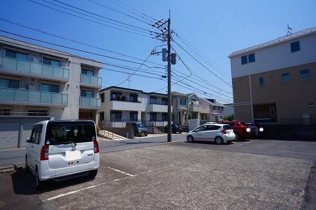 【976】中山マンション駐車場の外観・駐車場イメージ3枚目