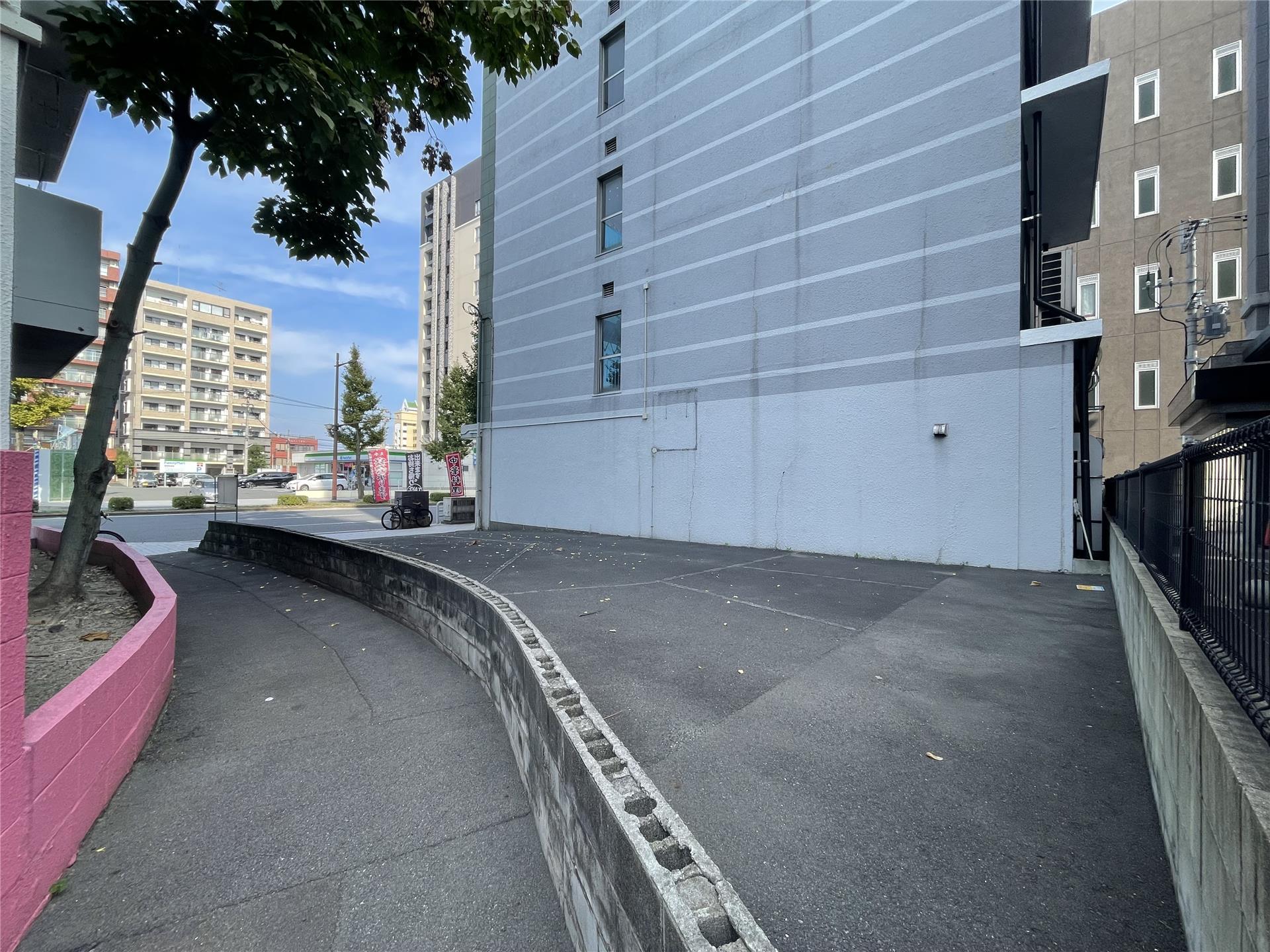 山崎駐車場の外観・駐車場イメージ3枚目