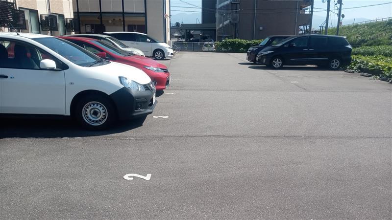 シャンティーニュ(32455)の外観・駐車場イメージ1枚目