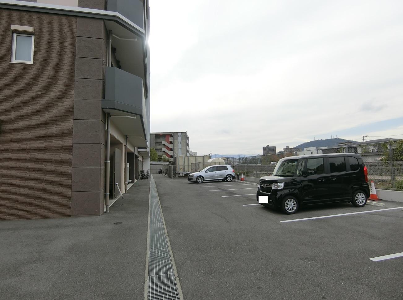 学生会館 Uni E’meal 徳島住吉(駐車場)の外観・駐車場イメージ2枚目