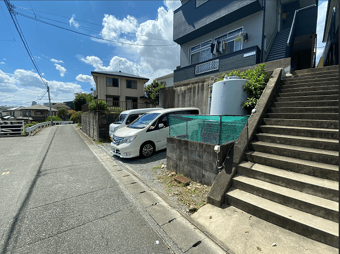 シャーミー香椎1の外観・駐車場イメージ2枚目