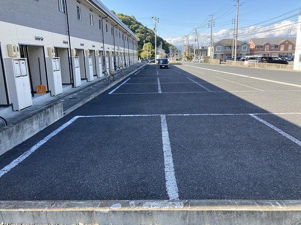 桜町(32846)の外観・駐車場イメージ1枚目