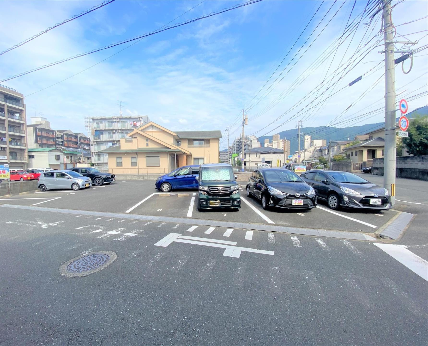 ジョイフル片野パーキングの外観・駐車場イメージ1枚目