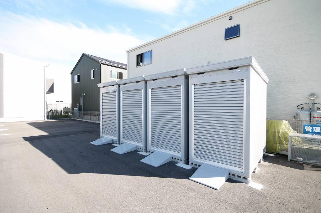 140777 QUALL敷地内バイクガレージ(ガレージと駐車場1台セット)の外観・駐車場イメージ3枚目