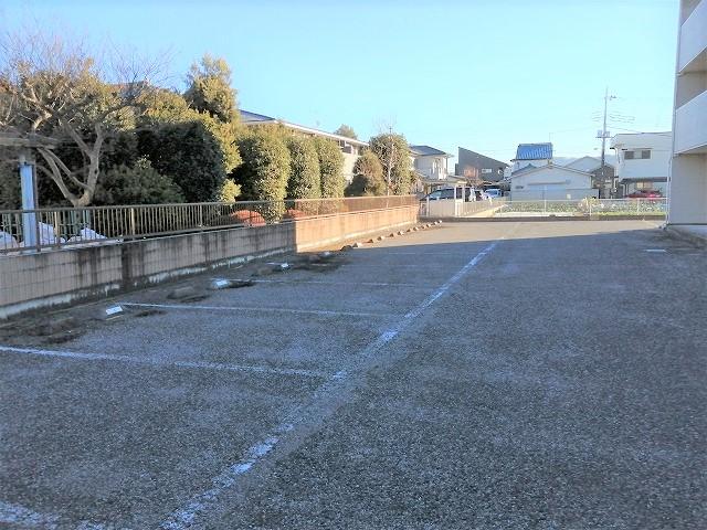 ファーム(10816)の外観・駐車場イメージ1枚目