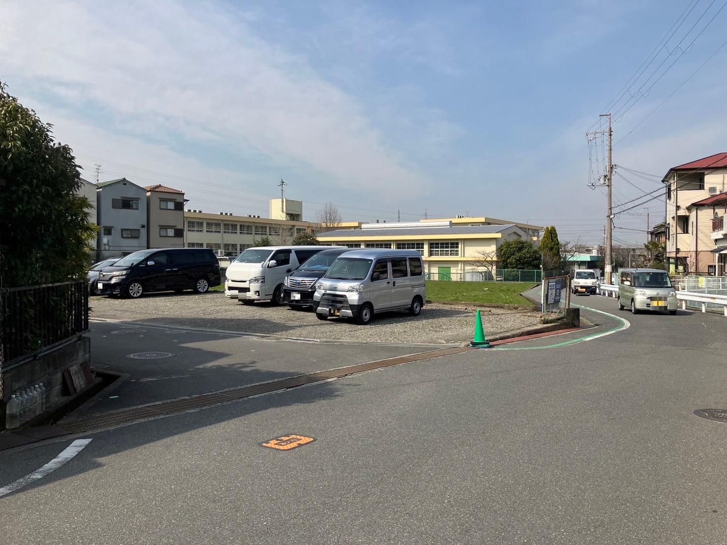 津田西町松本駐車場の外観・駐車場イメージ1枚目