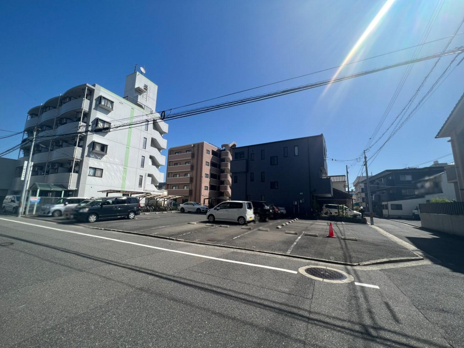 金口ガレージの外観・駐車場イメージ1枚目