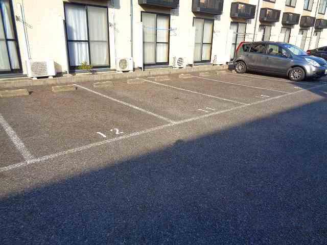 アンソレイエ 下山(26066)の外観・駐車場イメージ1枚目