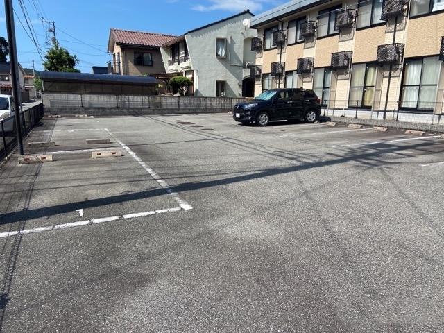 Ease(30412)の外観・駐車場イメージ1枚目