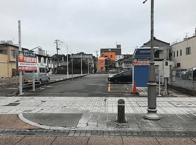 エムイーパーク月極駐車場の外観・駐車場イメージ1枚目