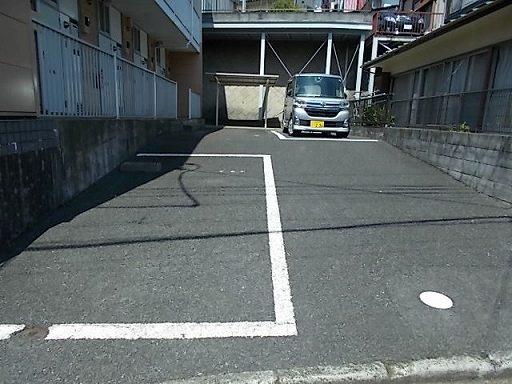 ウエストアイ(14880)の外観・駐車場イメージ1枚目