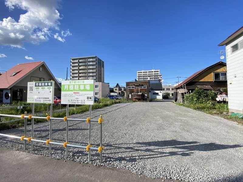 宮下通18丁目月極駐車場の外観・駐車場イメージ2枚目