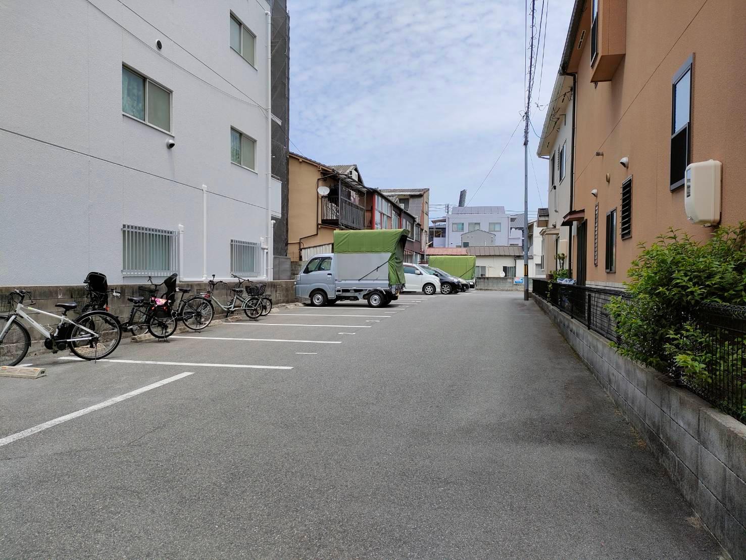 木元西蟹屋ガレージの外観・駐車場イメージ2枚目