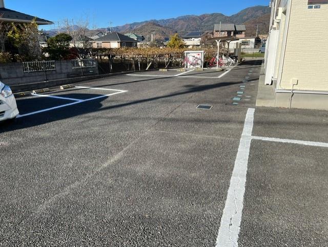 ファミーユⅢ(31332)の外観・駐車場イメージ1枚目