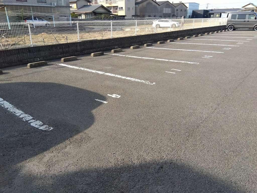 プレミールレジデンスM(13652)の外観・駐車場イメージ1枚目