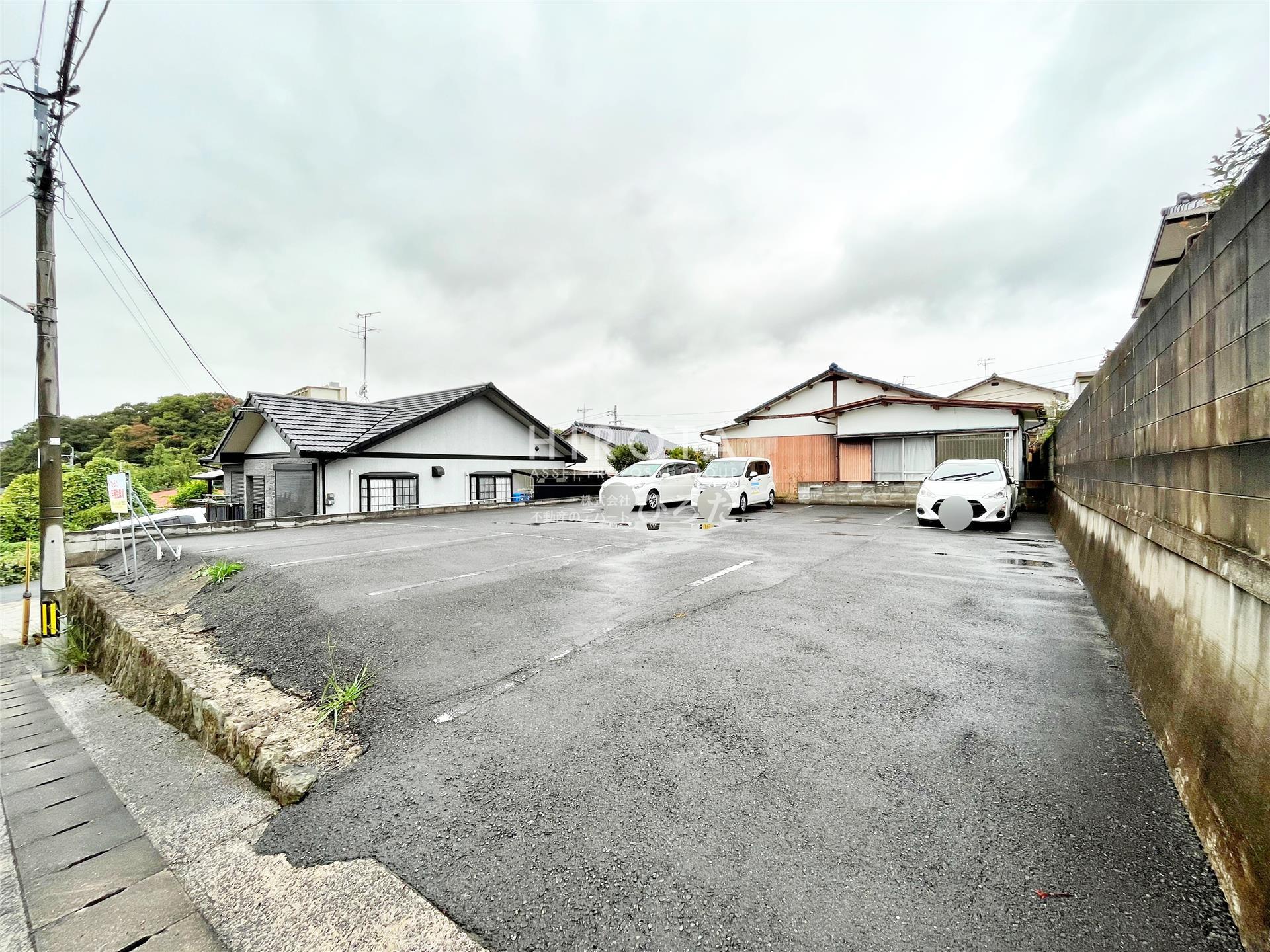 ジョイフル朝霧パーキングの外観・駐車場イメージ1枚目