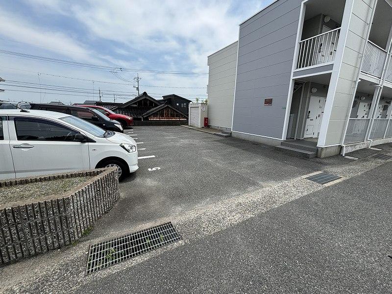 ルミエール王司(22043)の外観・駐車場イメージ1枚目