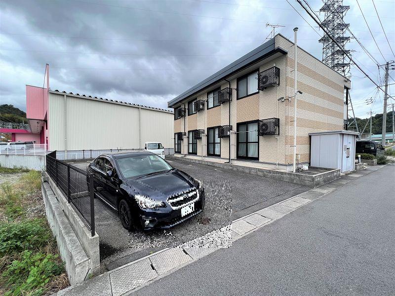 マハナ ワレアⅡ(37875)の外観・駐車場イメージ1枚目