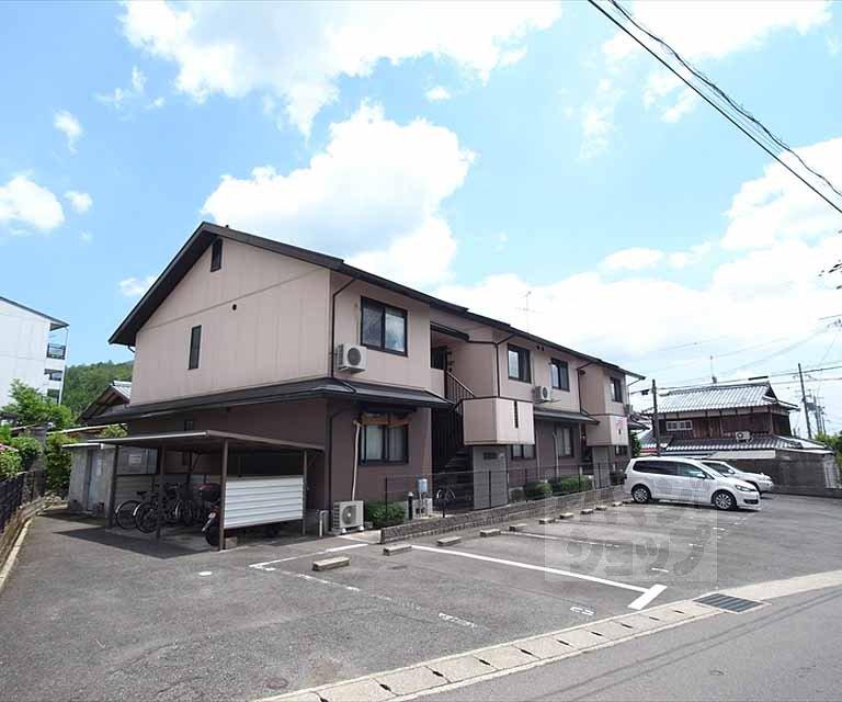 セジュールエリゼ ガレージの外観・駐車場イメージ1枚目