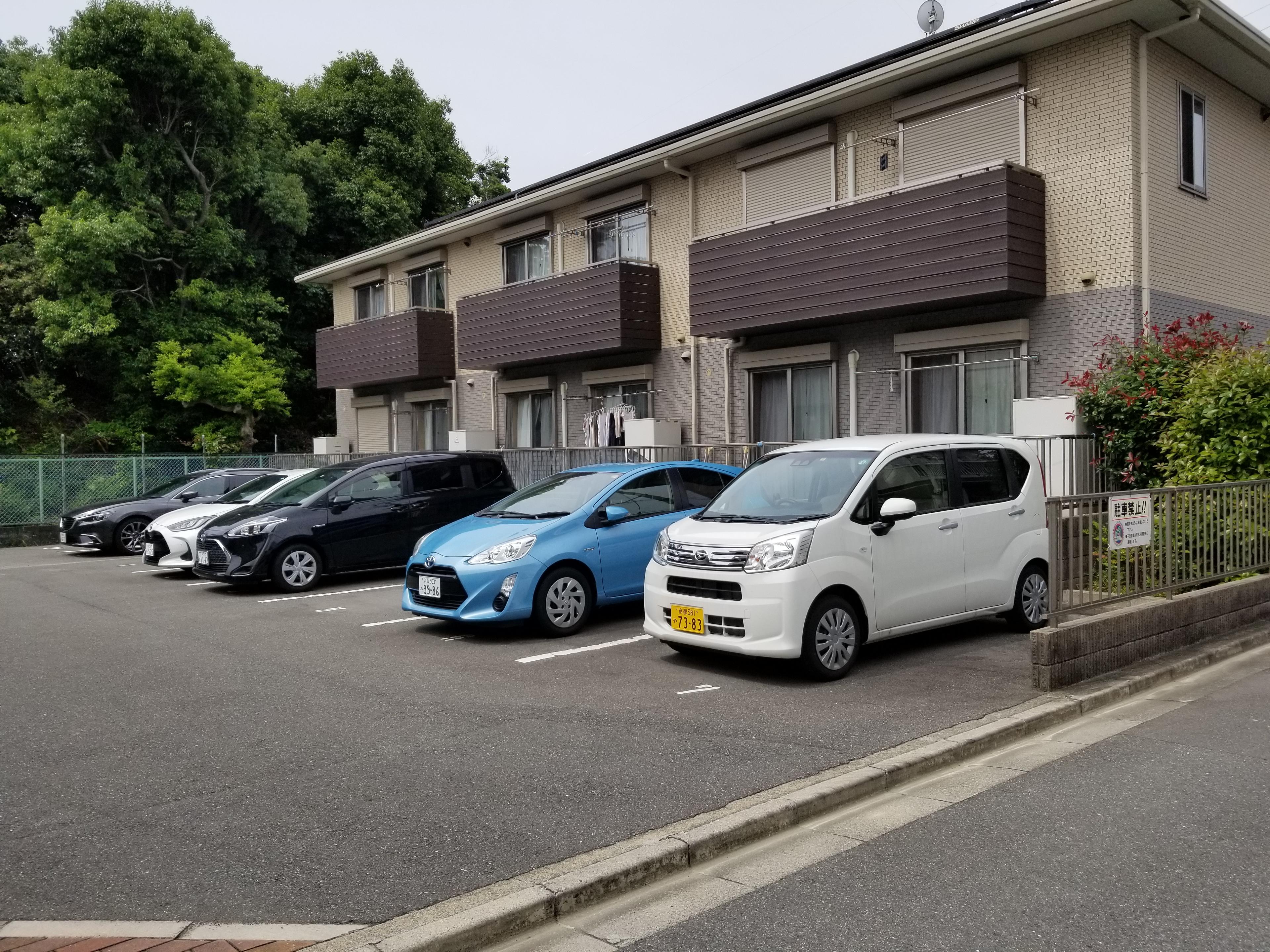 ヴァン・セゾニエの外観・駐車場イメージ3枚目