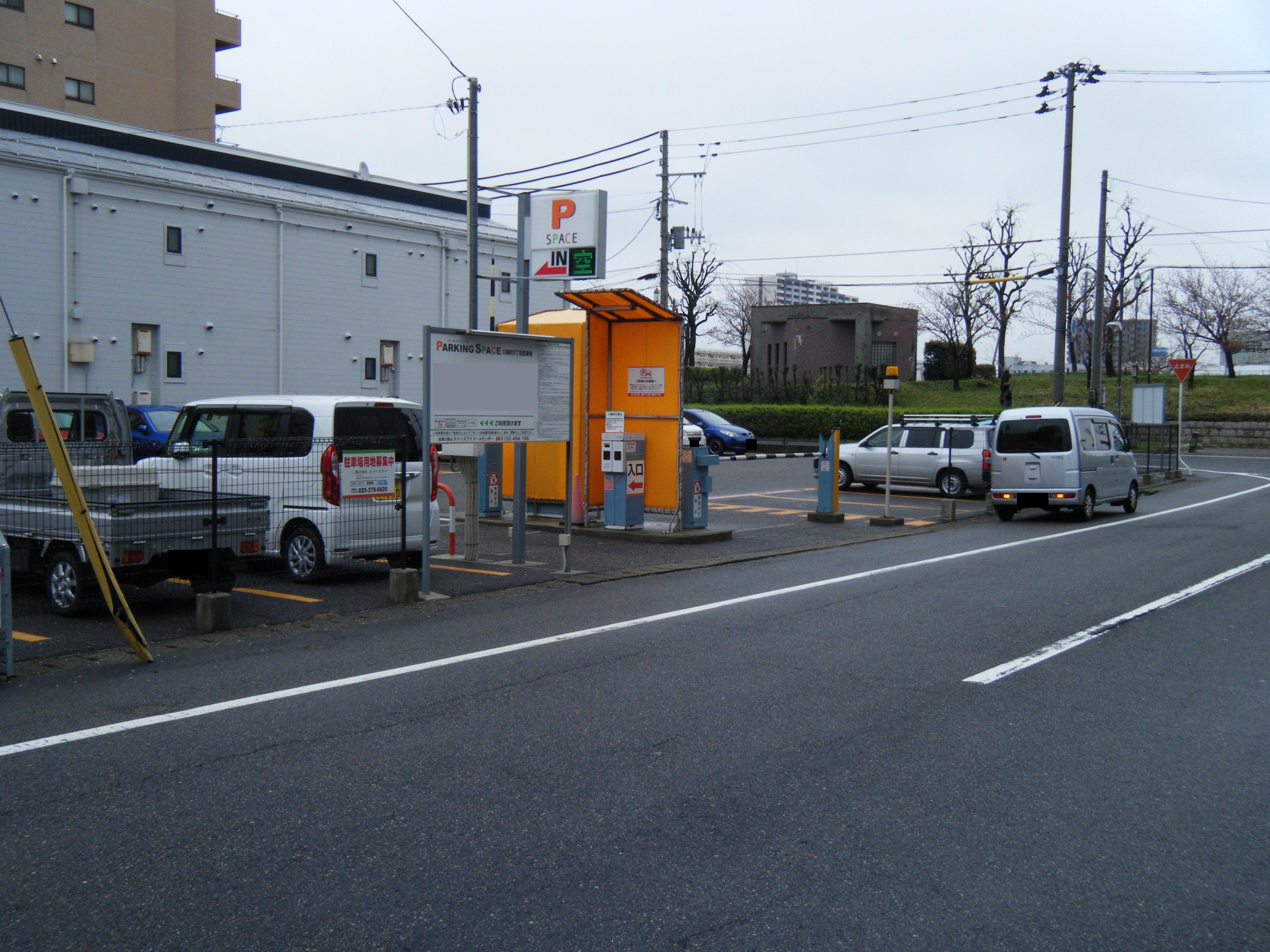 パーキングスペース川端町2丁目駐車場の外観・駐車場イメージ1枚目