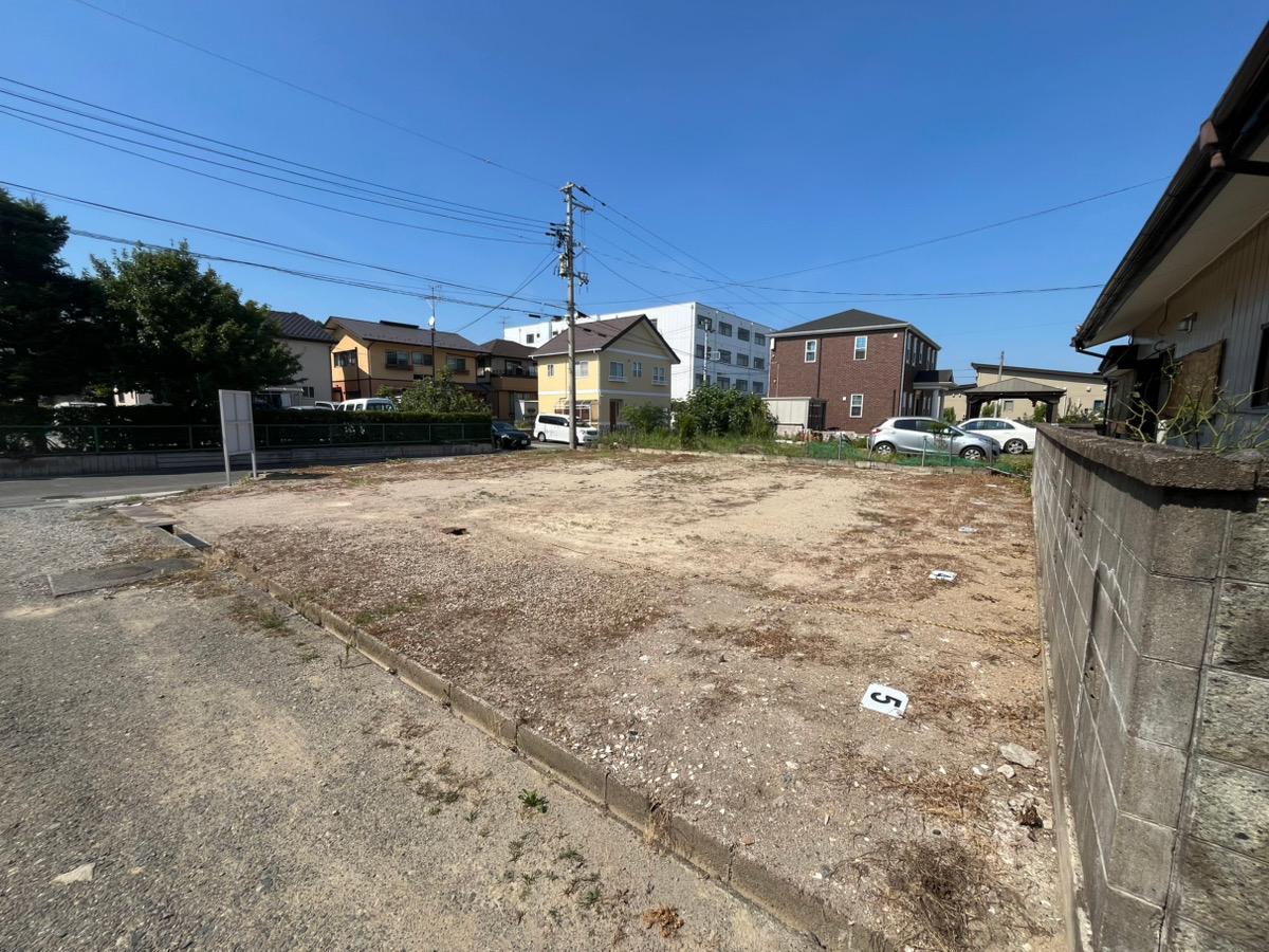 内郷御厩町4丁目月極駐車場の外観・駐車場イメージ2枚目