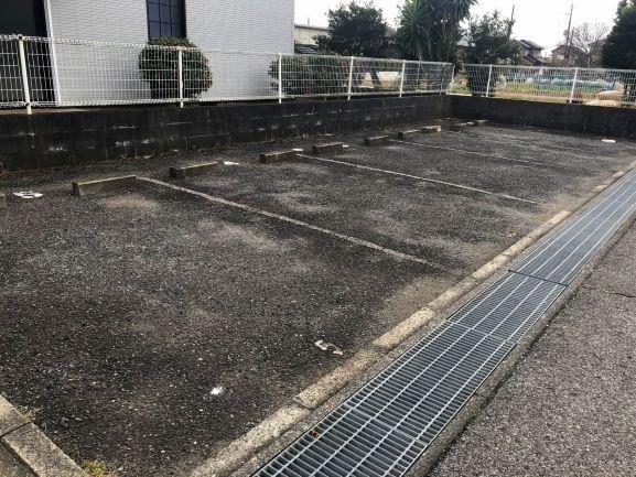 UZAWA(11045)の外観・駐車場イメージ1枚目