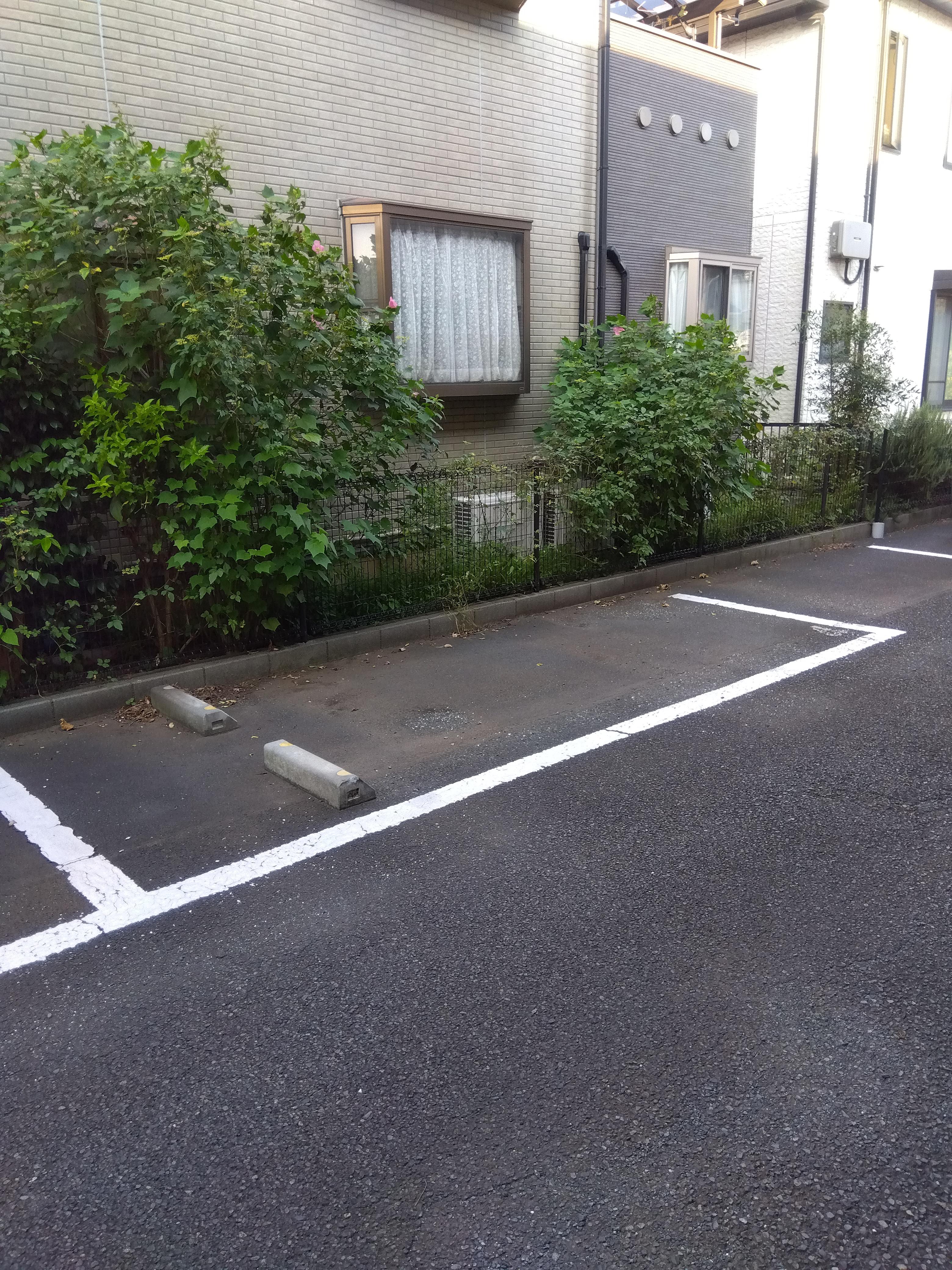 ソフィアガーデン戸倉Ⅰ 駐車場の外観・駐車場イメージ1枚目