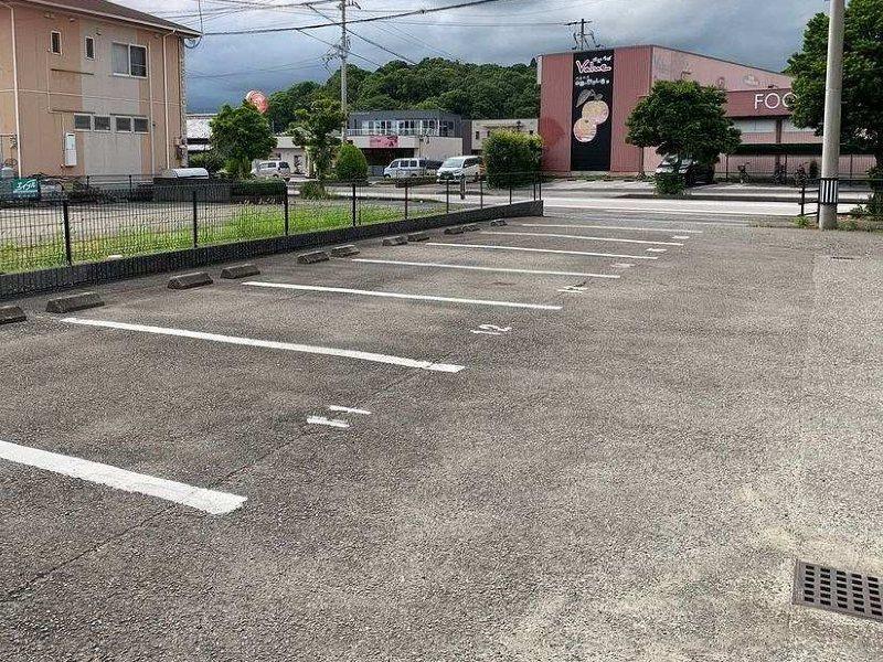 ブールバール Ⅱ(22912)の外観・駐車場イメージ2枚目