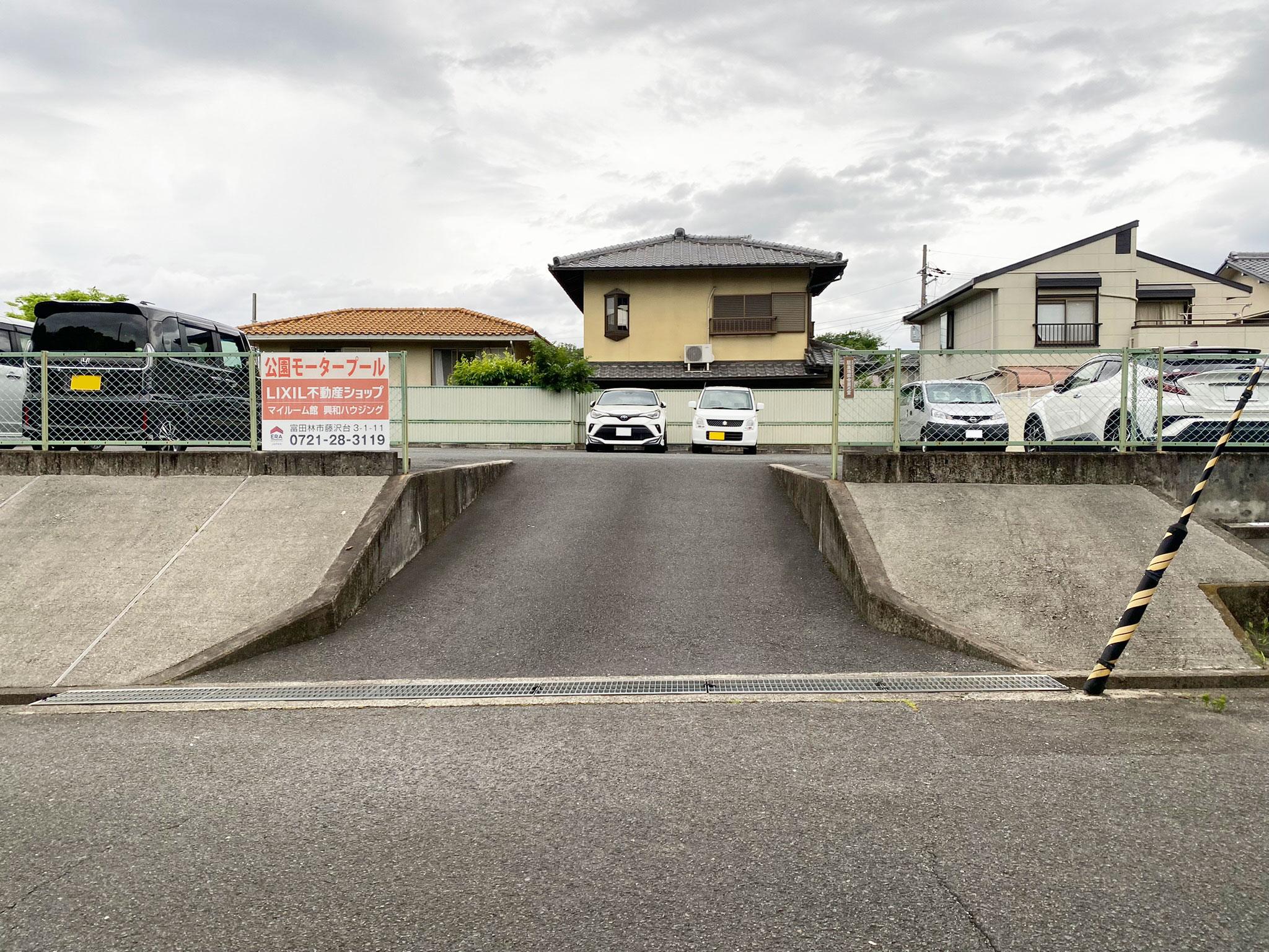 公園モータープールの外観・駐車場イメージ1枚目